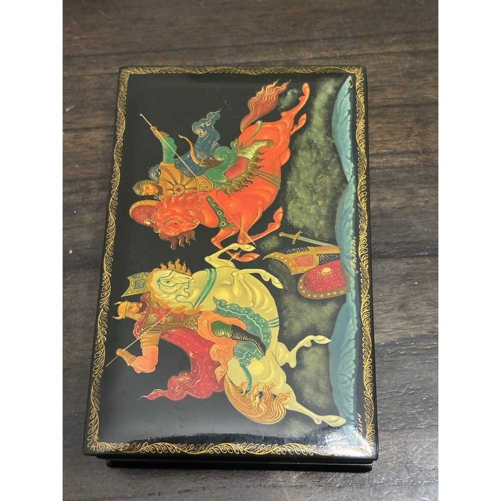 Vintage Russian Palekh Lacquer Box Hand Painted Warriors Bogatyr Battle Signed